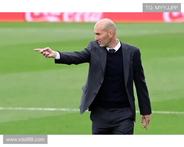 齐达内欧冠双面传奇球员荣耀与教练巅峰的辉煌历程